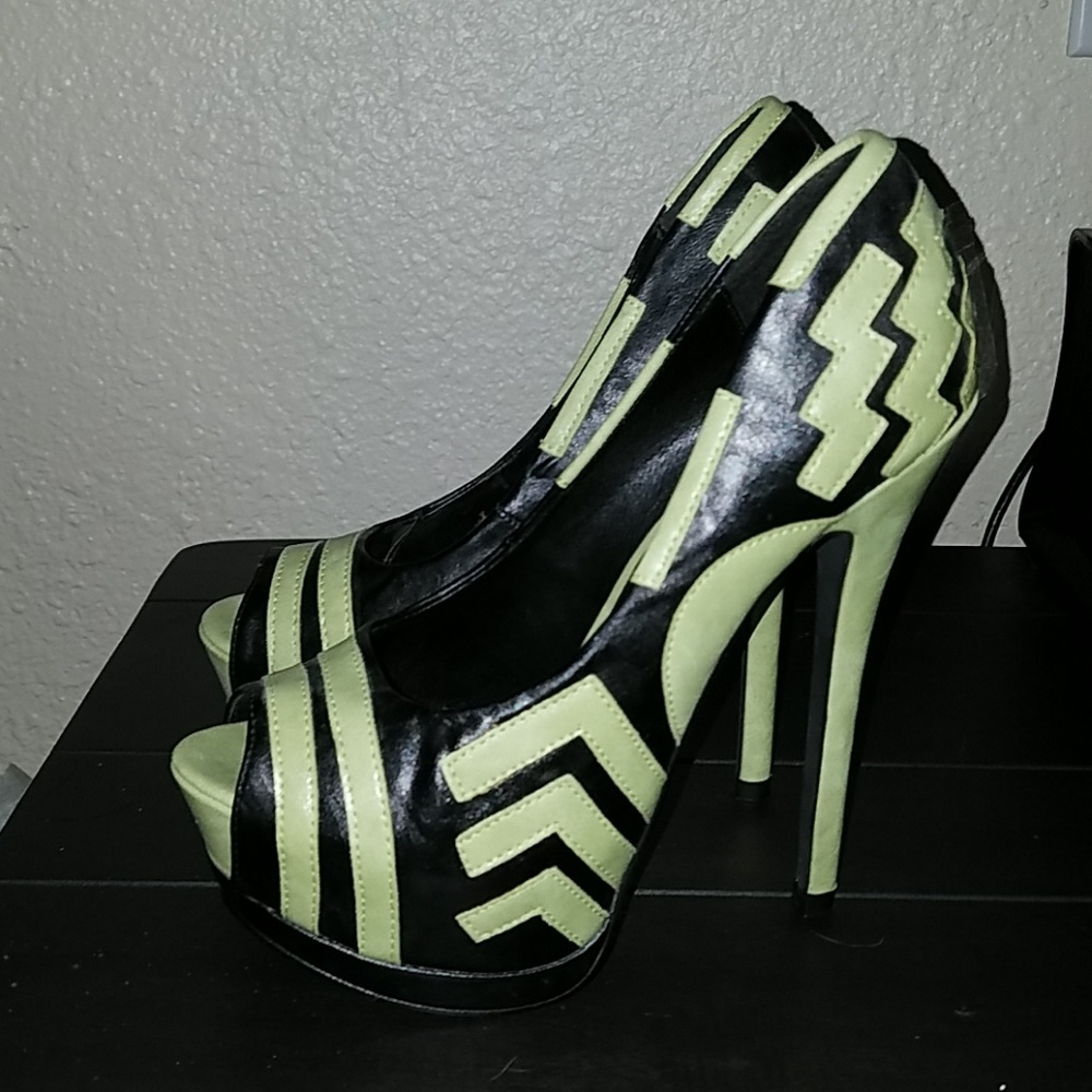 Styluxe lime green black platform heels Size 7 - Picture 5 of 5